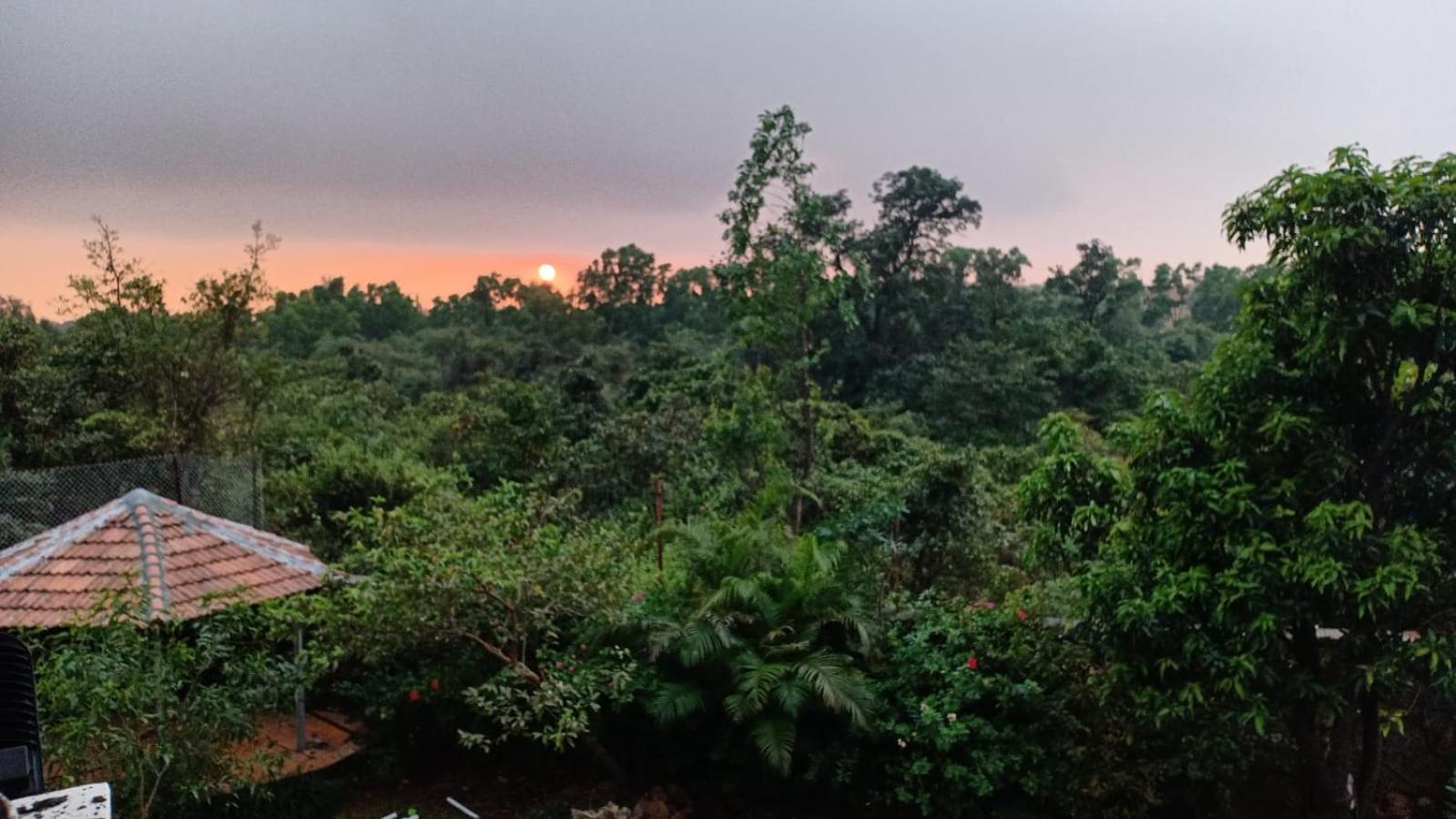 Nature Villa, Dukes Den Khandala エクステリア 写真