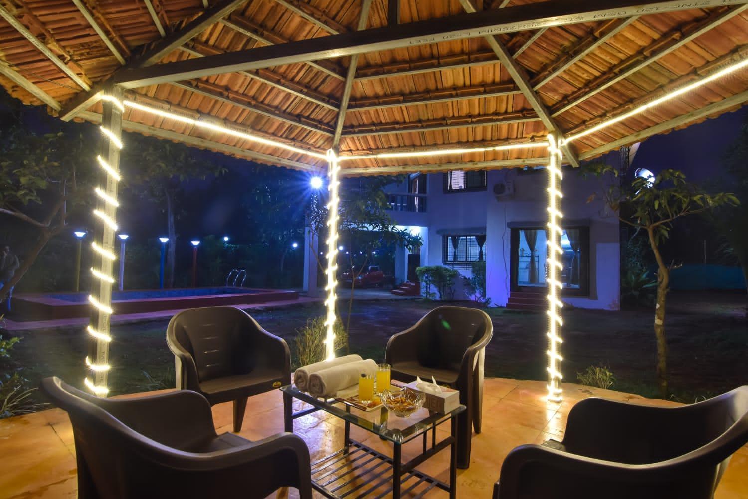 Nature Villa, Dukes Den Khandala エクステリア 写真